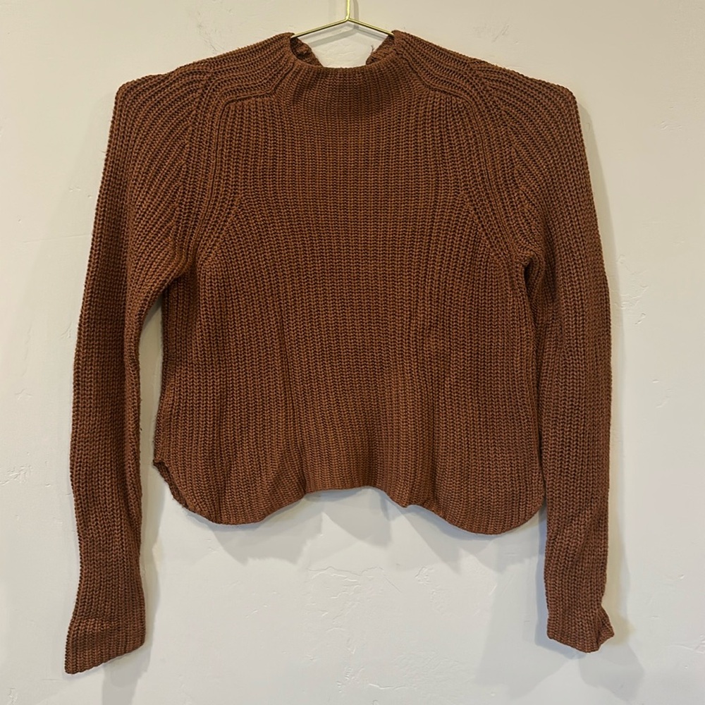Mockneck cropped rust fisherman’s knit sweater